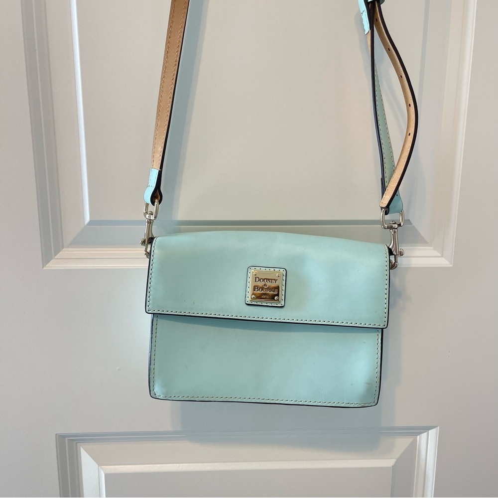 Dooney and bourke bag